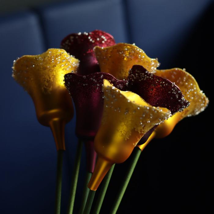 Skleněná foukaná ozdoba tulipán fialový porcelánový